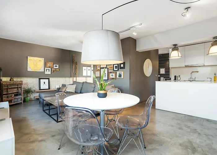 Bright Apartment Ferry Terminal & Las Ramblas