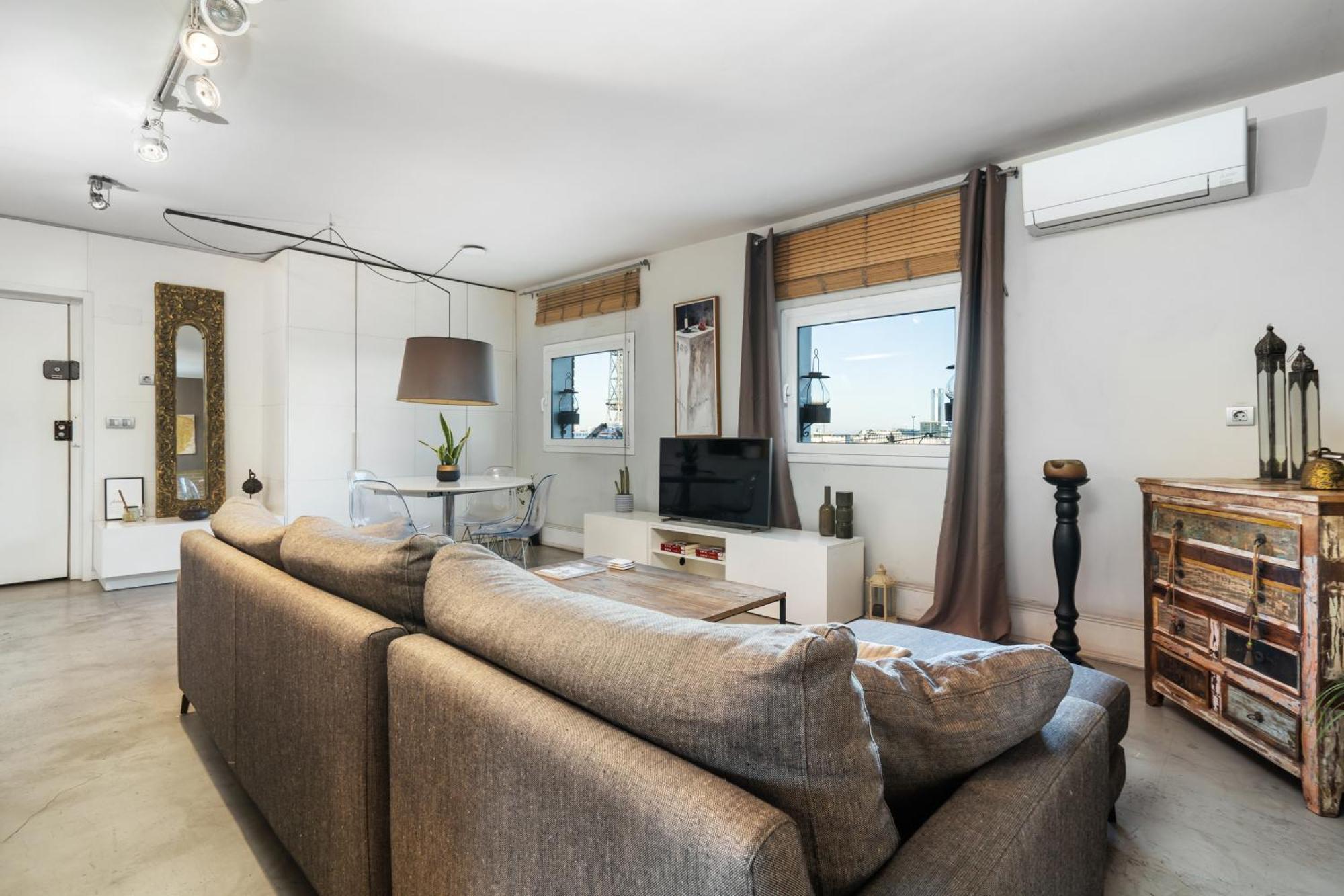Bright Ferry Terminal & Ramblas Appartement